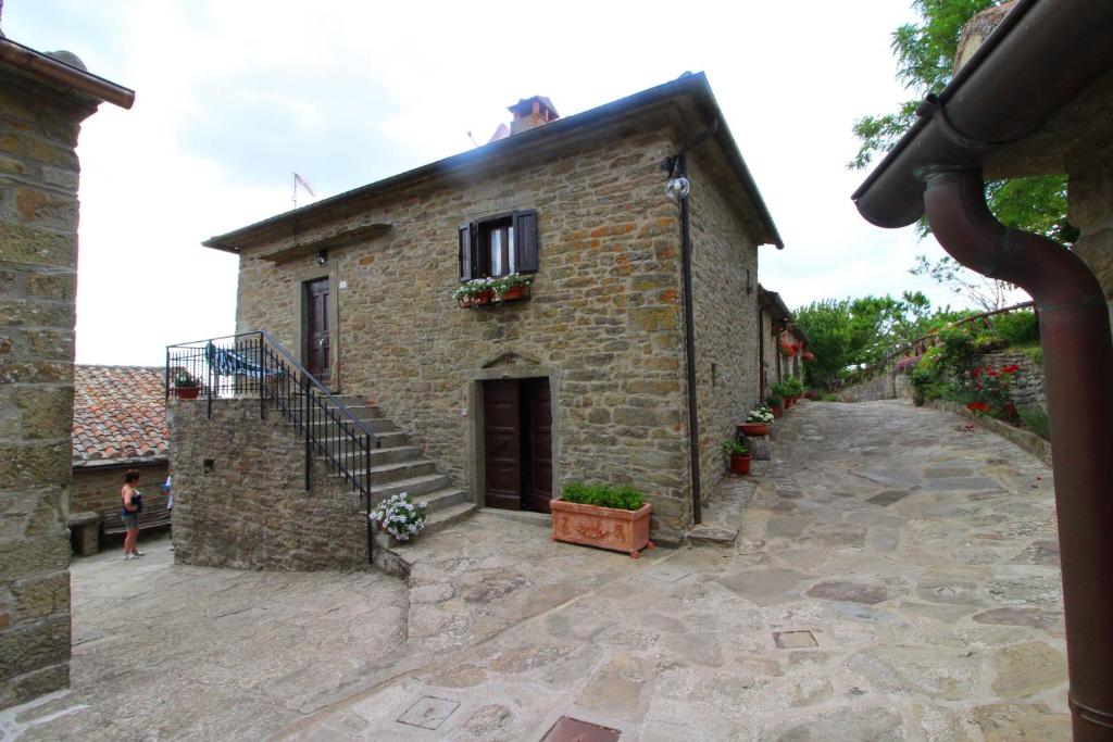 LA CASA NEL BORGO - 1