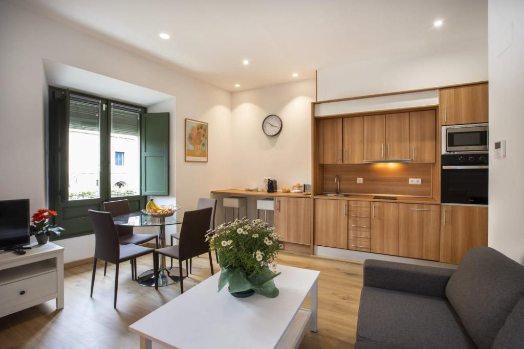 Apartament al cor del barri vell de Girona - 1
