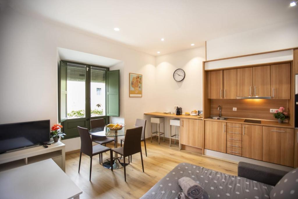 Apartament al cor del barri vell de Girona - 2