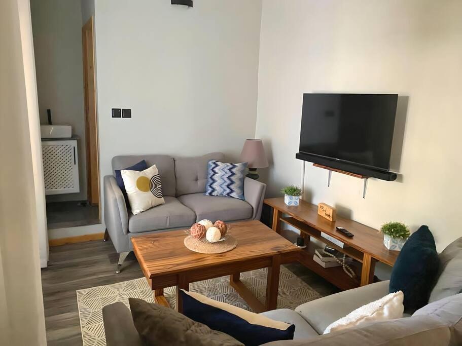 Kivulini House - close to the beach, Dar es Salaam