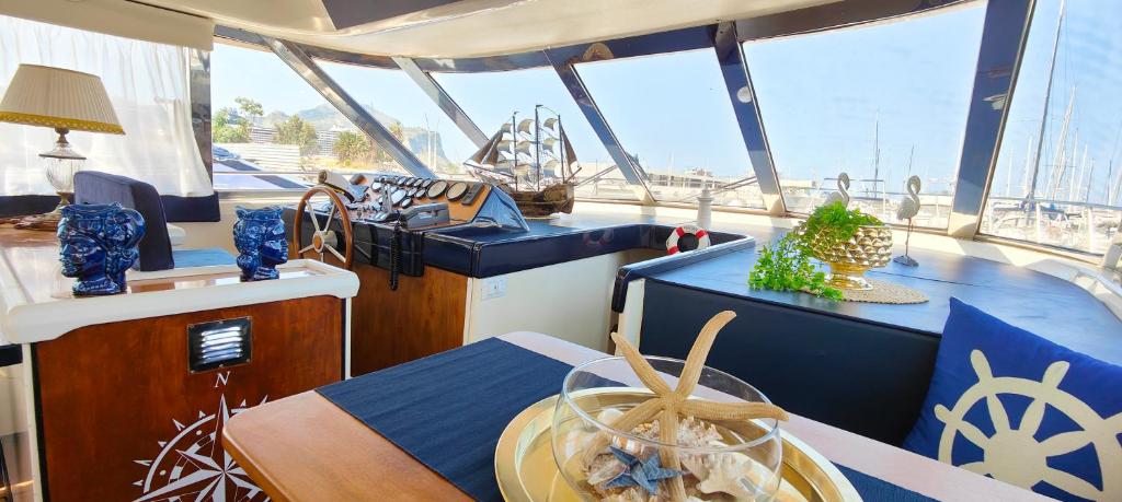 Panaby - House Boat - 2