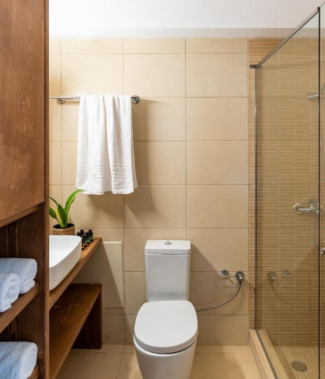 Syra Suites photo