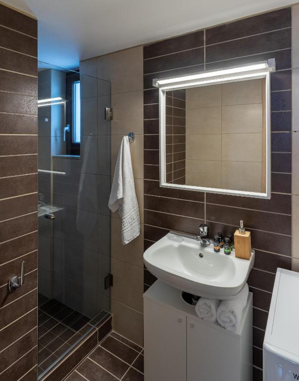 Syra Suites photo