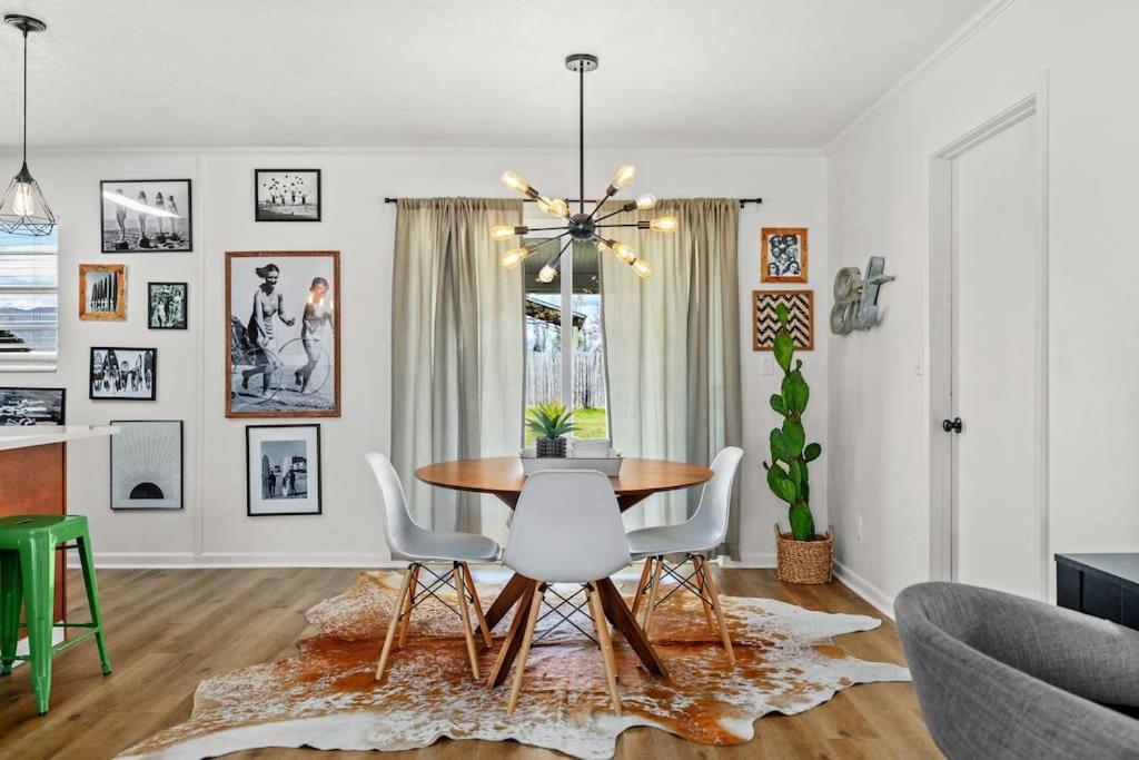 Stylish 3BR 2BA House Minutes from PCB - Book now, Panama City