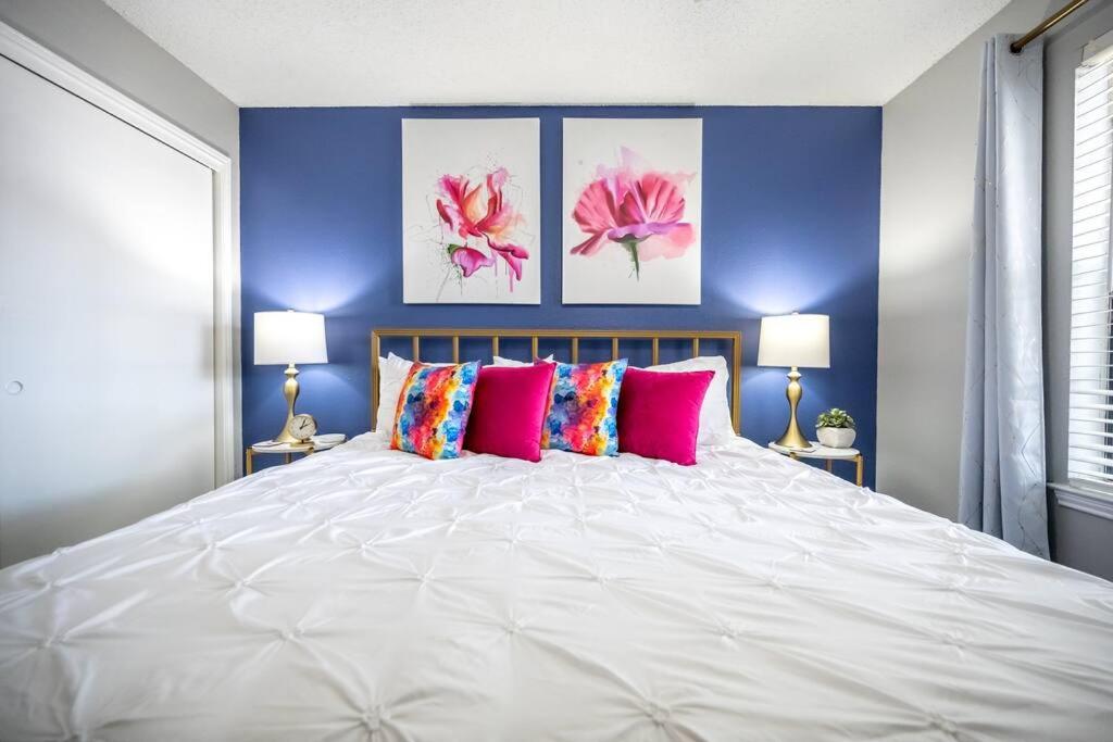 Entire Place Wi-fi Washer Dryer 4kTV Pets Allowed #615