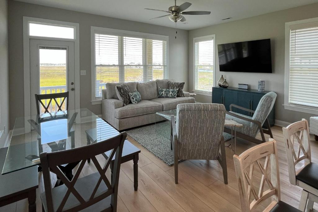 The Marsh Mellow, Atlantic Beach