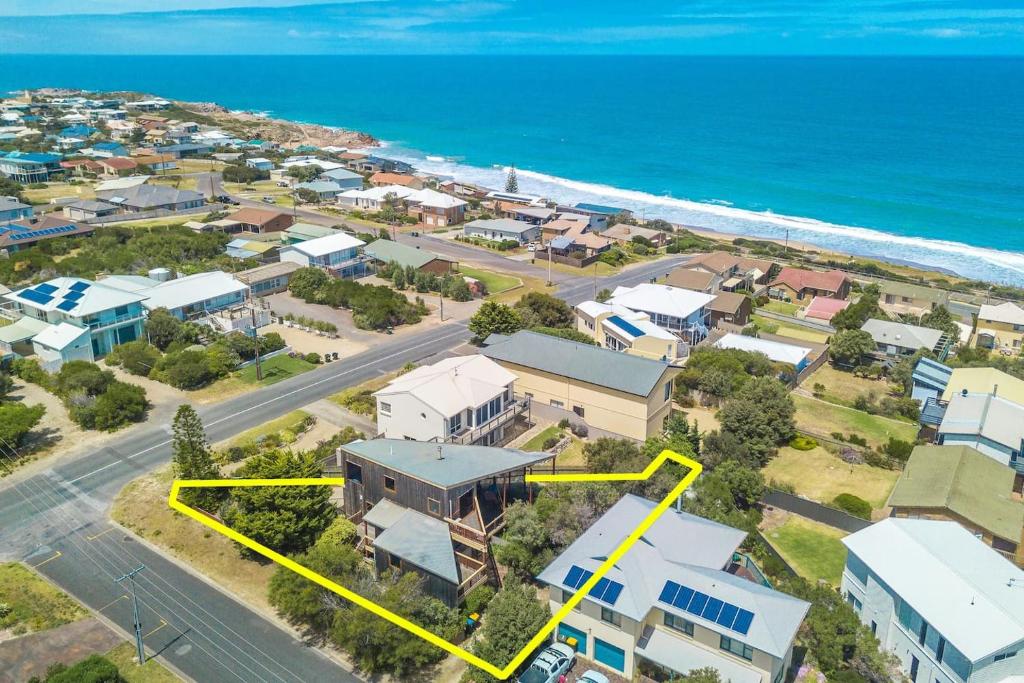 CHALET MOMA Port Elliot - BYO Linen - for lovers of different, Port Elliot