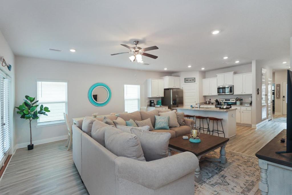 Paradise Found by Pristine Properties Vacation Rentals, Highland View