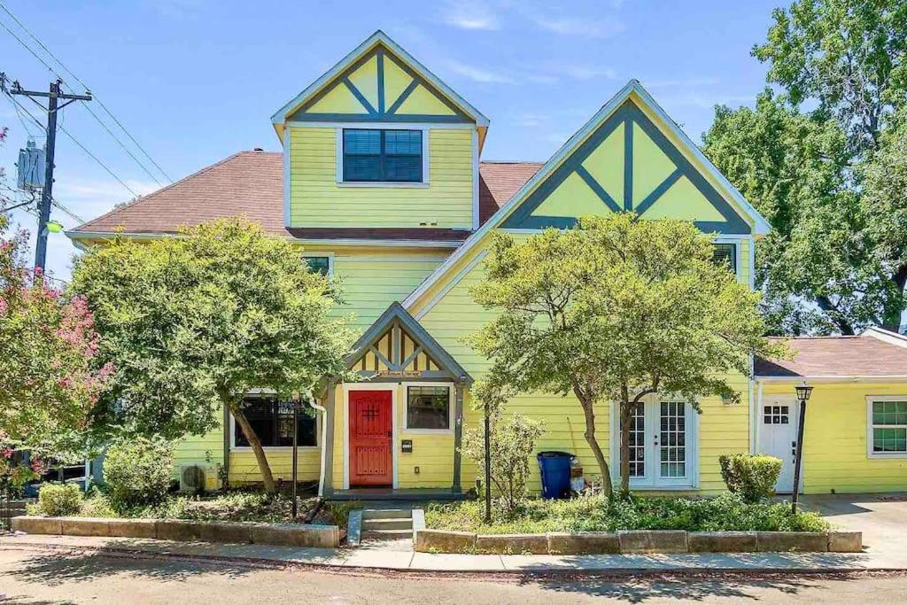 Yellow house, Dallas