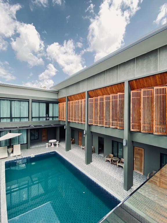 Great swimming pool