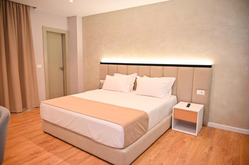 Hotel Zanzi — Hotel rooms in Durres, Durres