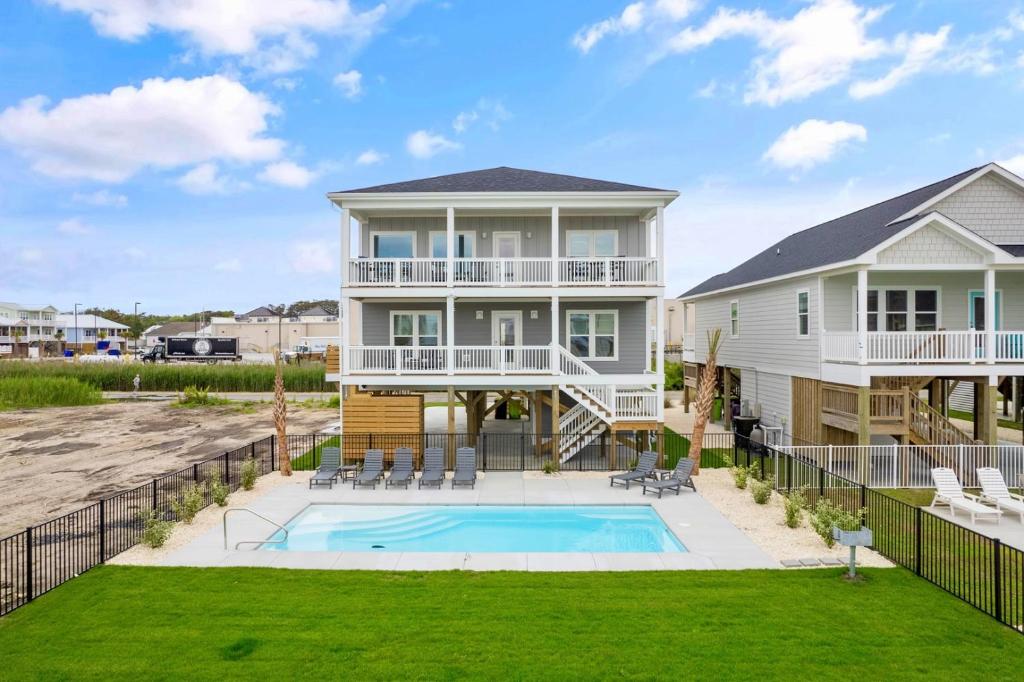 A Wave From It All, Oak Island