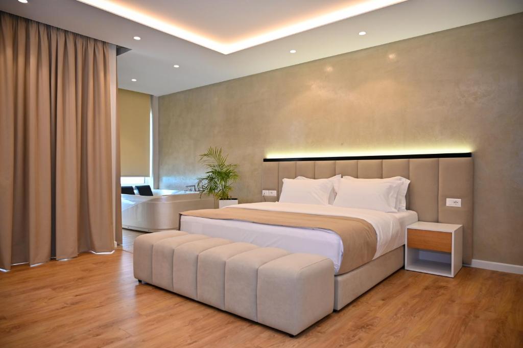 Hotel Zanzi — Hotel rooms in Durres, Durres