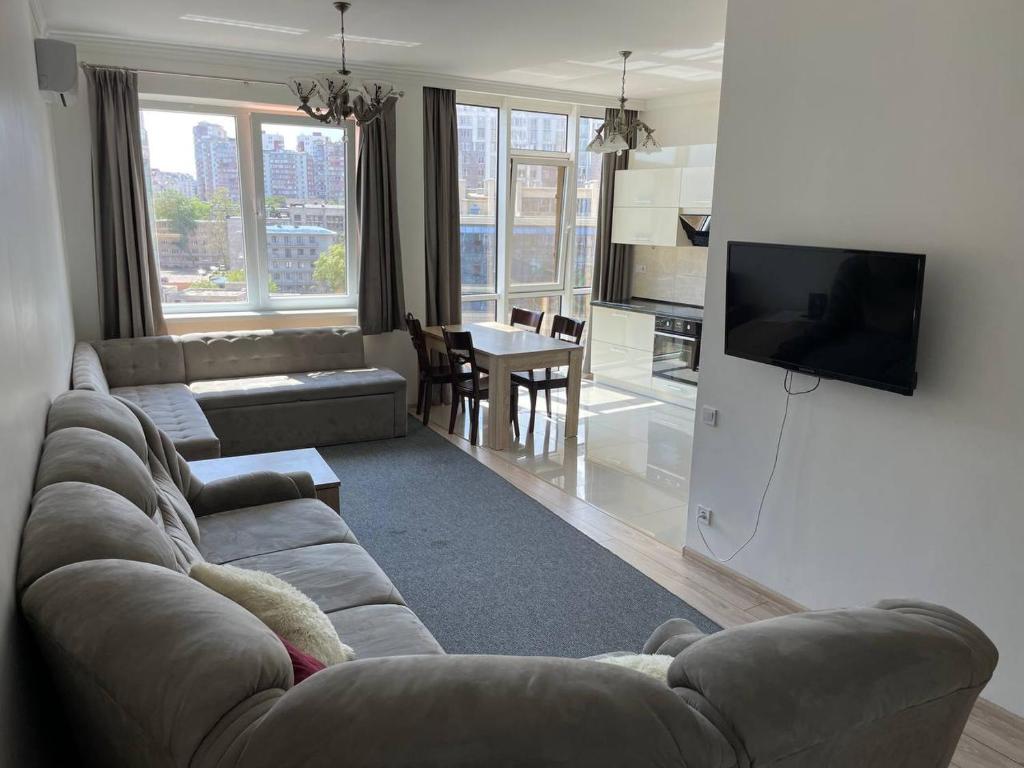 Большая двухкомнатная квартира в центре Аркадии на 6 человек!, Oděsa