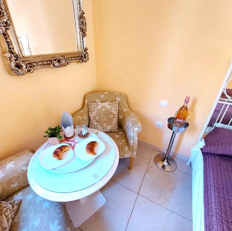 SMALL APARTMENT, Adeje House Wifi Free - 4