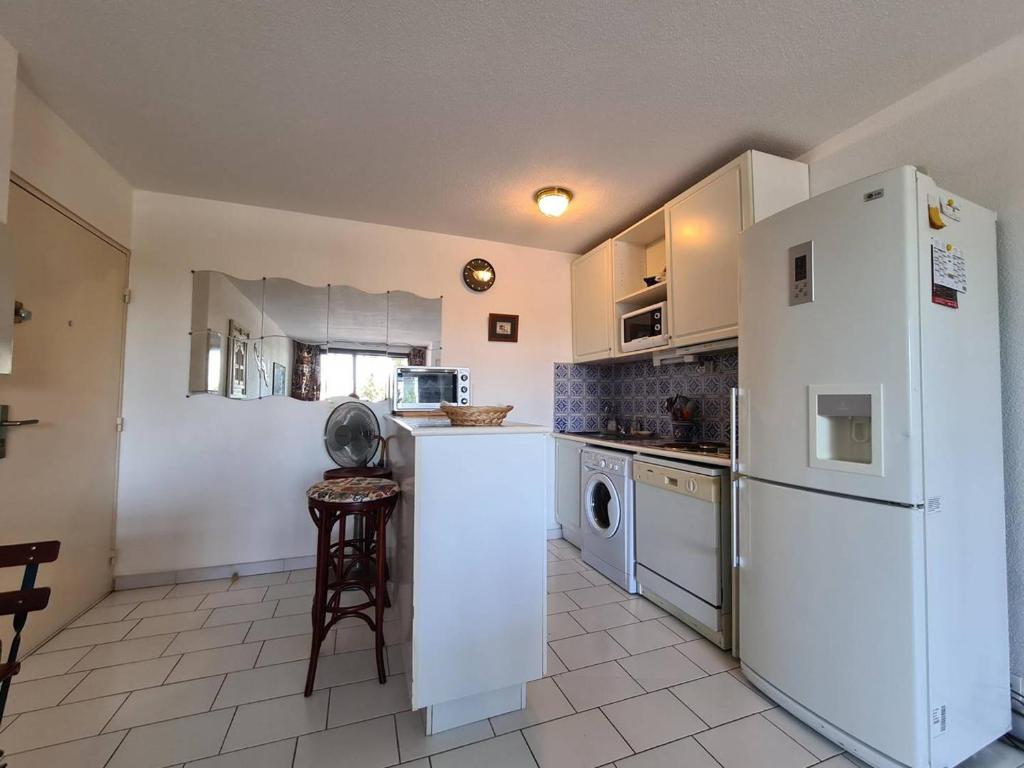 Appartement T2 avec Parking Privé à 150m de la Plage - FR-1-388-162 - 2