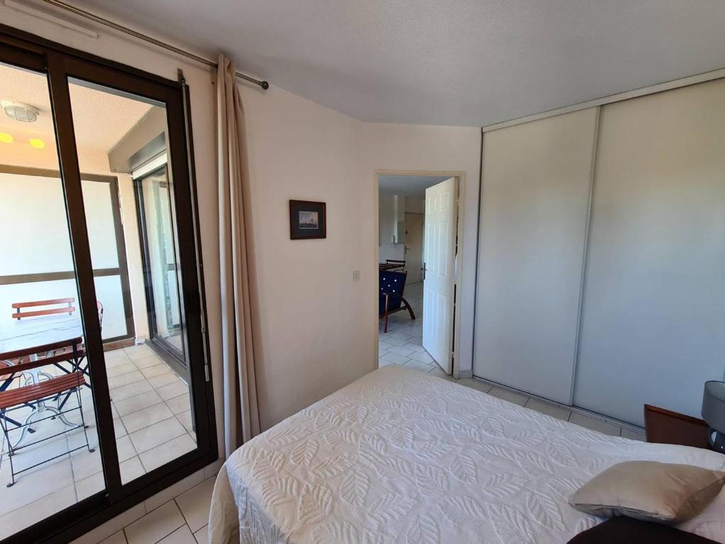 Appartement T2 avec Parking Privé à 150m de la Plage - FR-1-388-162 - 4