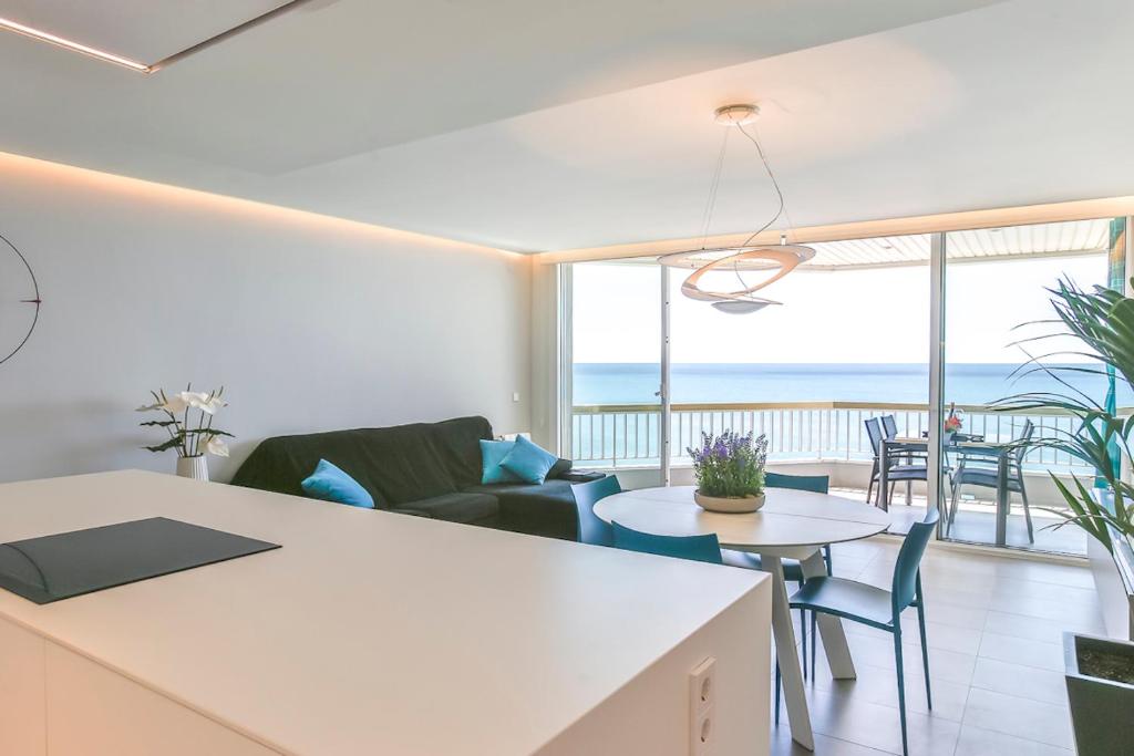 MAGNÍFICO APARTAMENTO - primera línea de mar - 3
