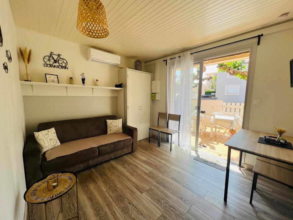 T2 avec terrasse ombragée et parking À 100m de la plage - 4