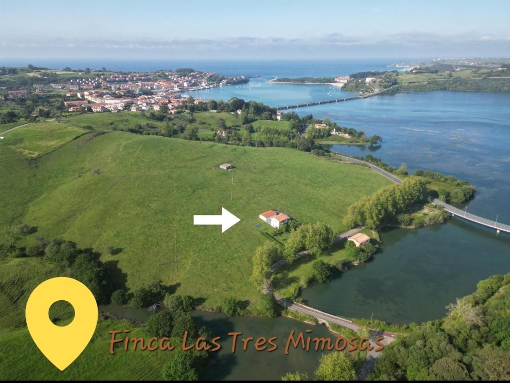 Las Tres Mimosas, San Vicente de la Barquera