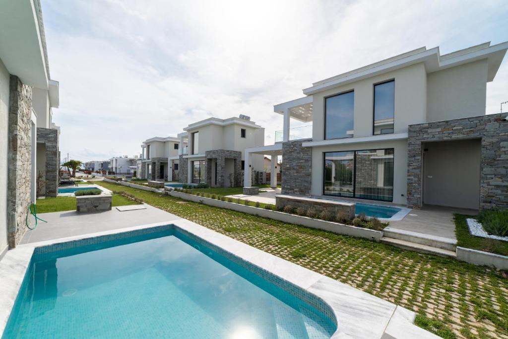 Thalassa & Thalassa Prive Residential Complex photo