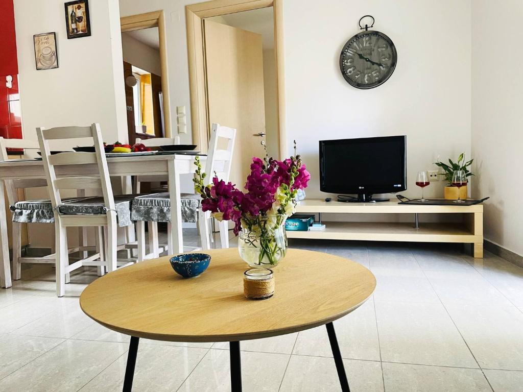 Cozy Nest - 2min To Beach, 6min Walk To Old Town, Chania
