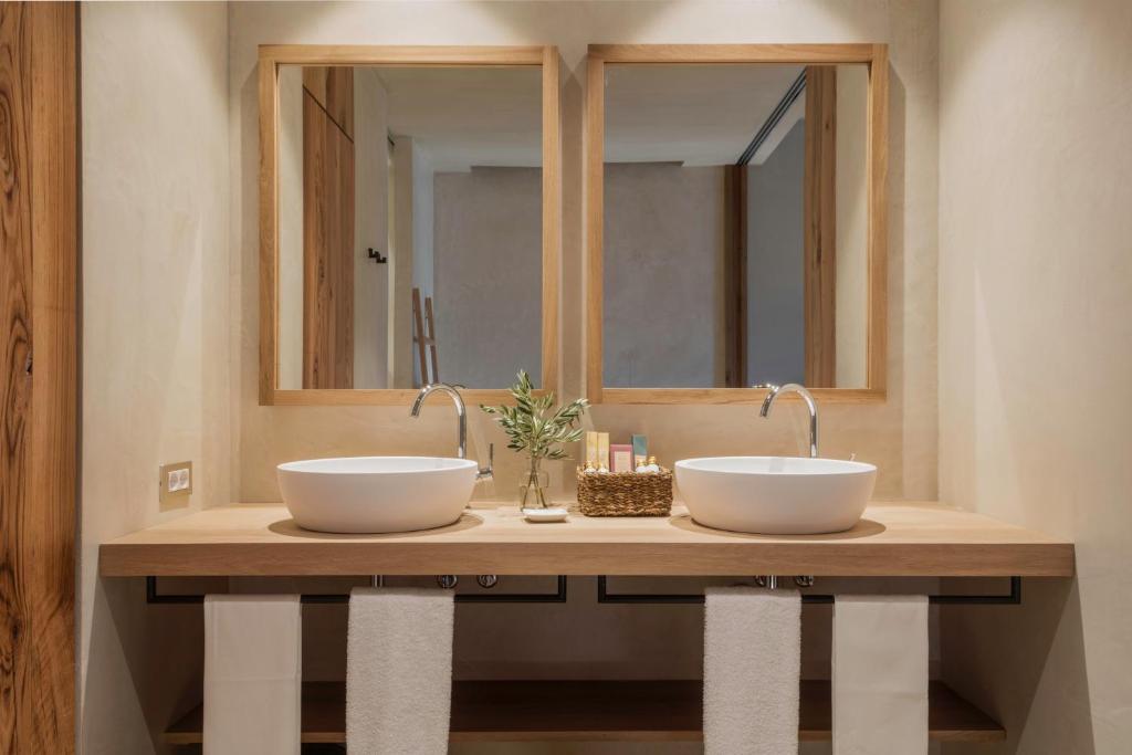 Hotel Peralada Wine Spa & Golf photo