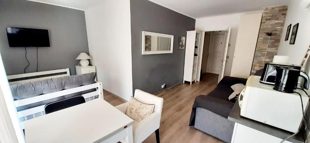 Petit Bijoux, Beausoleil