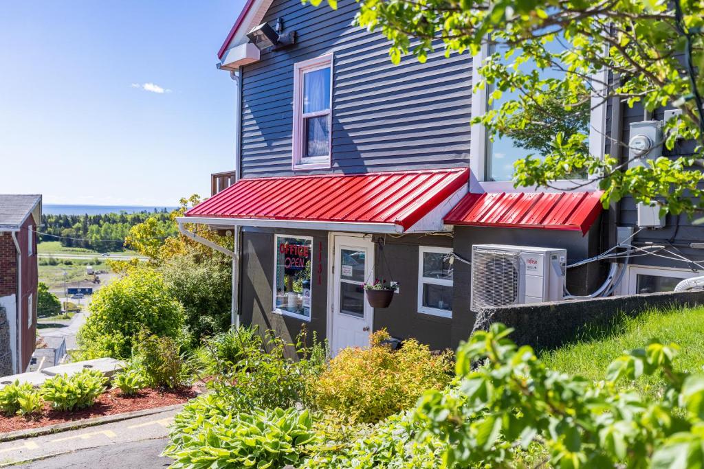 Hillside Motel photo