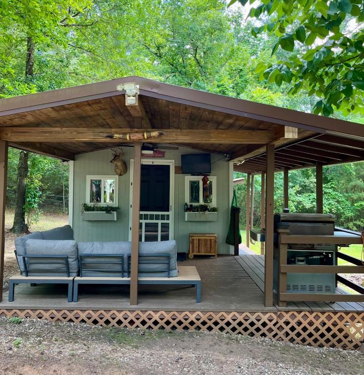 Casita with Swimming Pond & Sand Volleyball Access, Montgomery