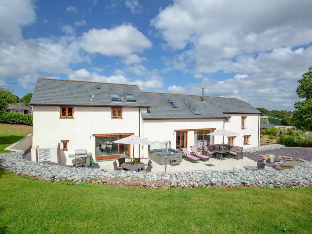 Frankaborough Barton, Lifton