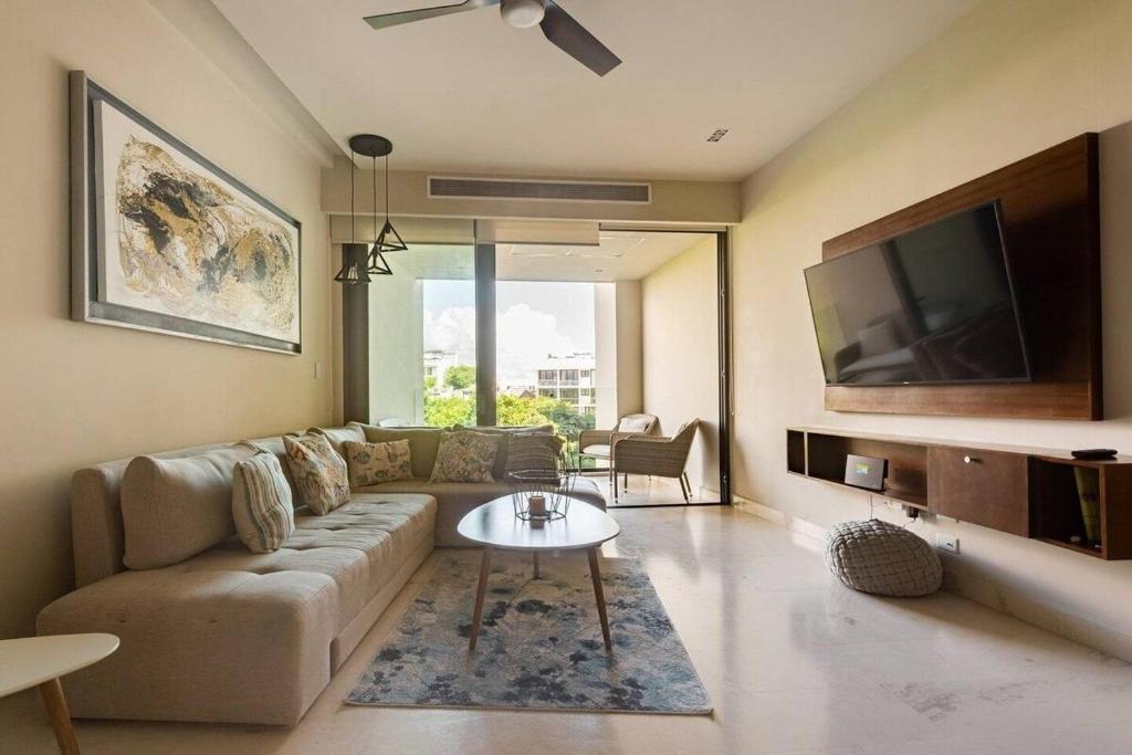 1 Br. | Steps from the beach | Roof w/Ocean view - 3