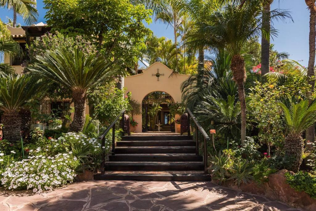 Grand Mansion with tropical park, Marbella