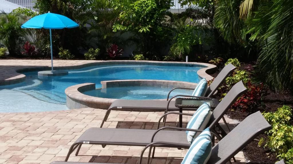 Mermaid's Crossing managed by Beach Retreats, Holmes Beach