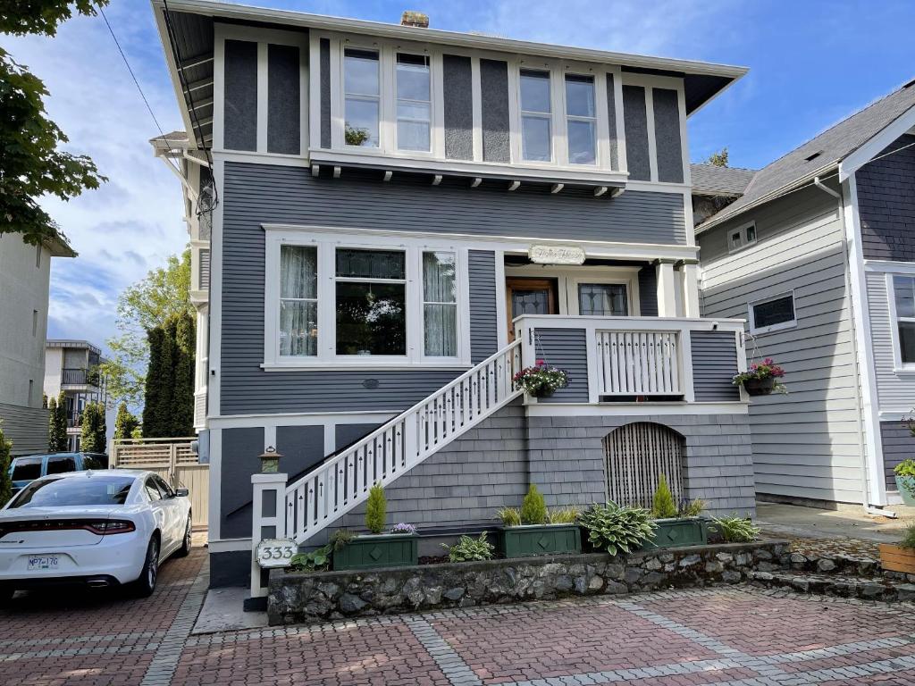 Fisher House Victoria Bed and Breakfast 外観