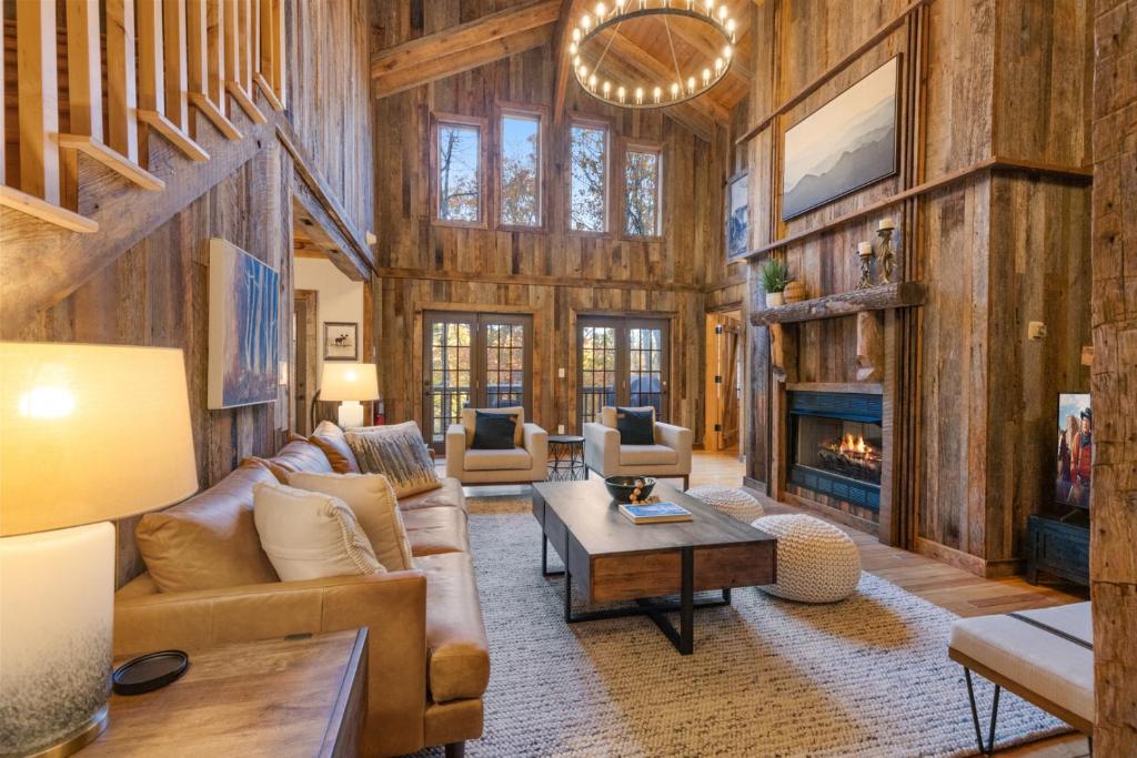 Foxtail Cabin