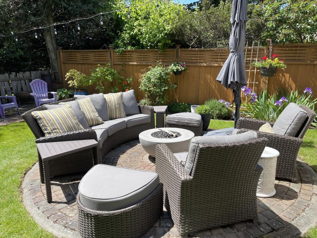 Fisher House Victoria Bed and Breakfast ガーデン