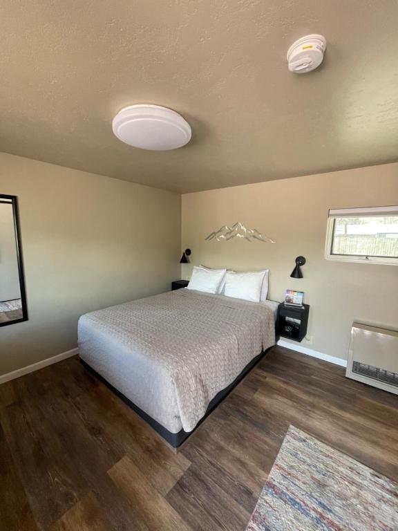 Woodland Motel photo