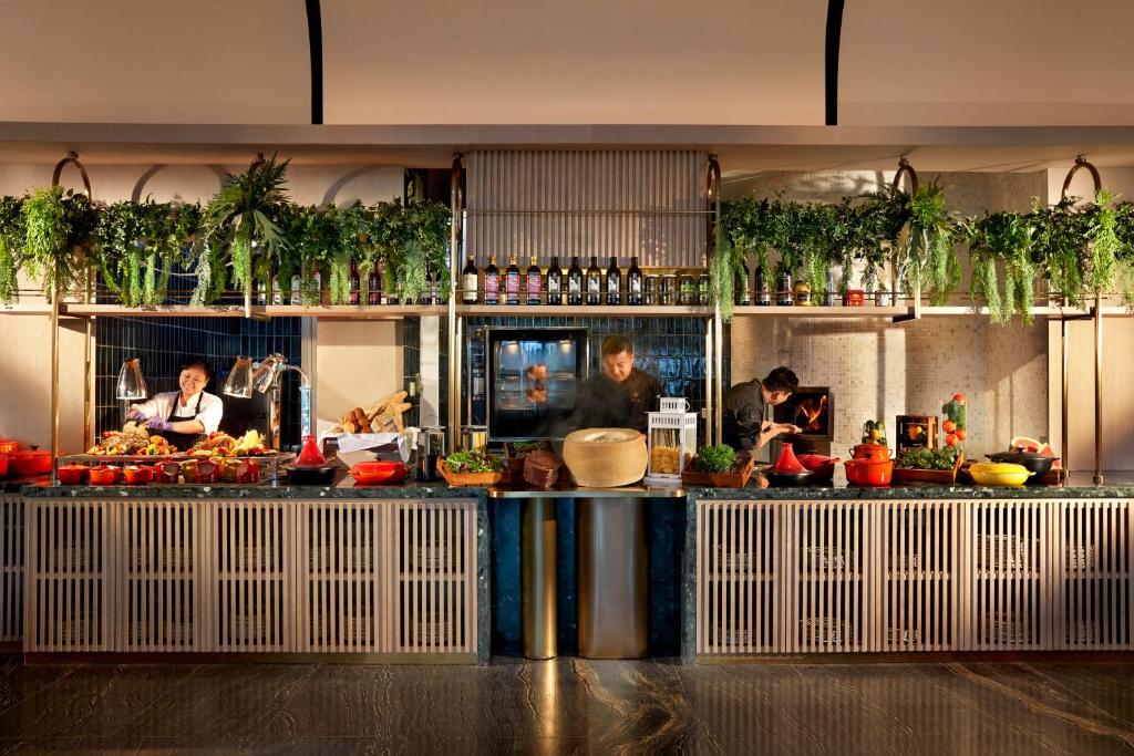 Hotel Dining