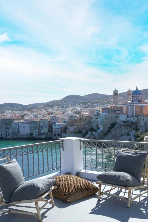 Pafsilipon Suites — Hotel in Syros