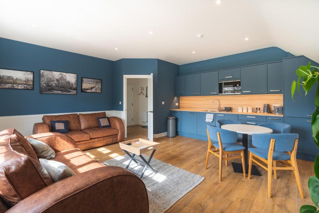 The Queen Stage, Effingham