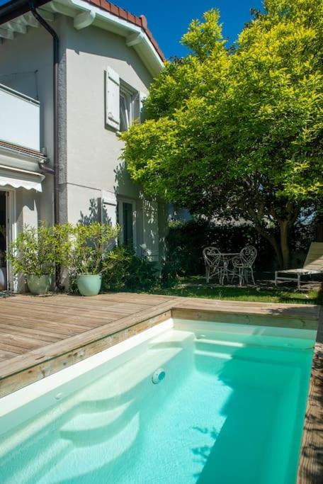 Villa con piscina privada en el centro de Pamplona - 2