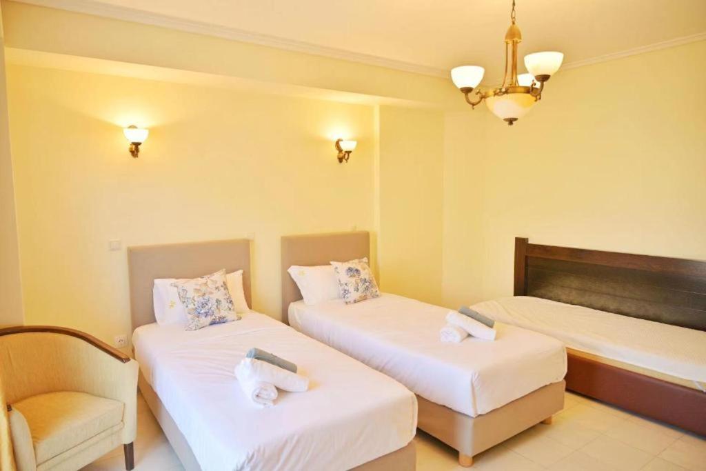 New Times Home & Hotels Near Metro Station Athens Center photo