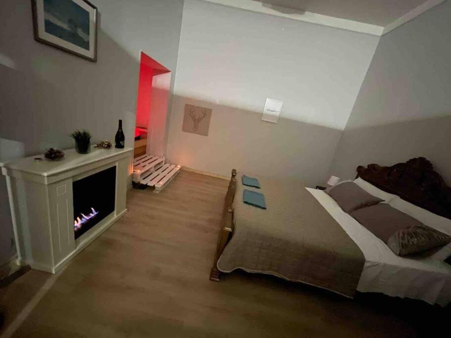 Jony House - 1