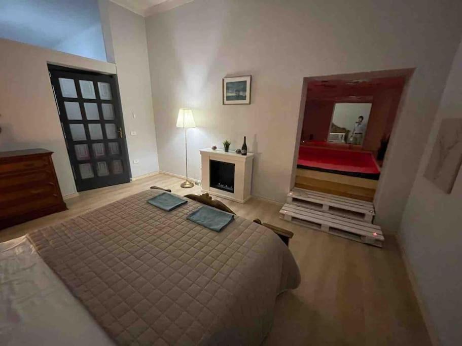 Jony House - 4