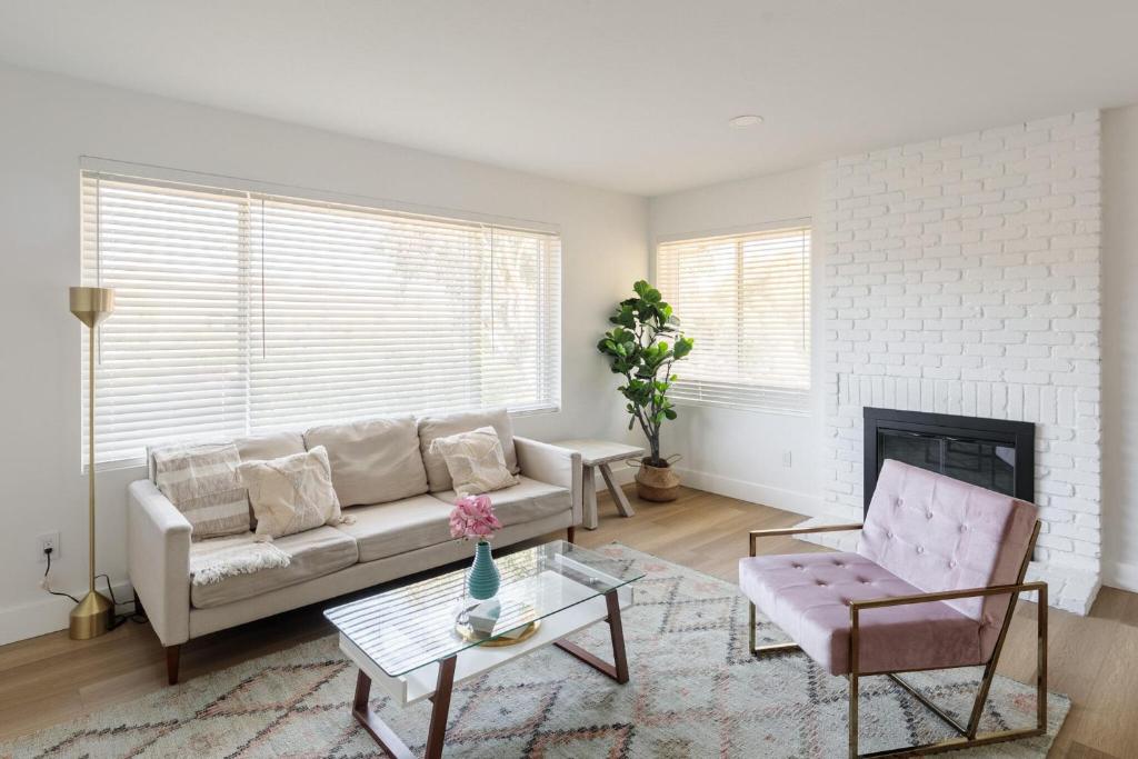 Beautiful 3BRLoft Home in Escondido Near Wineries