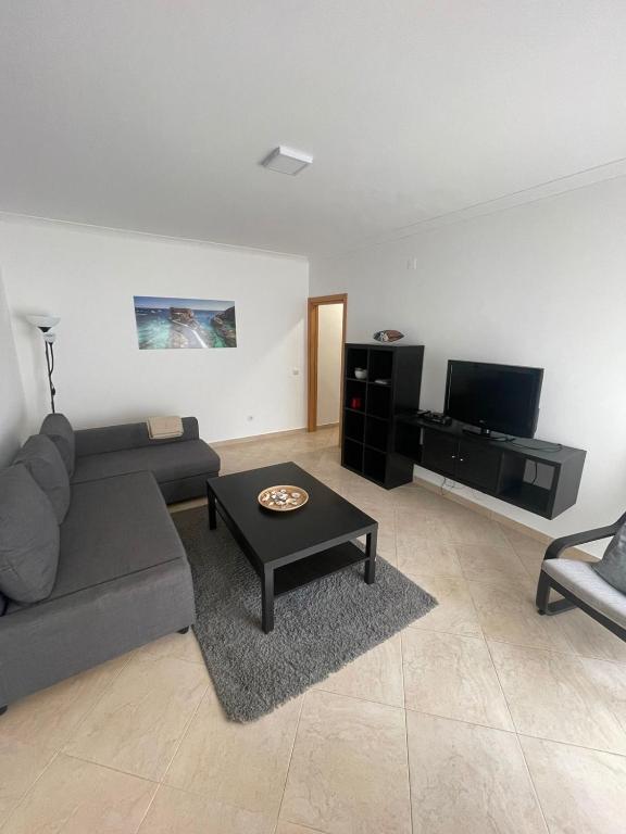 Cricket Apartments photo