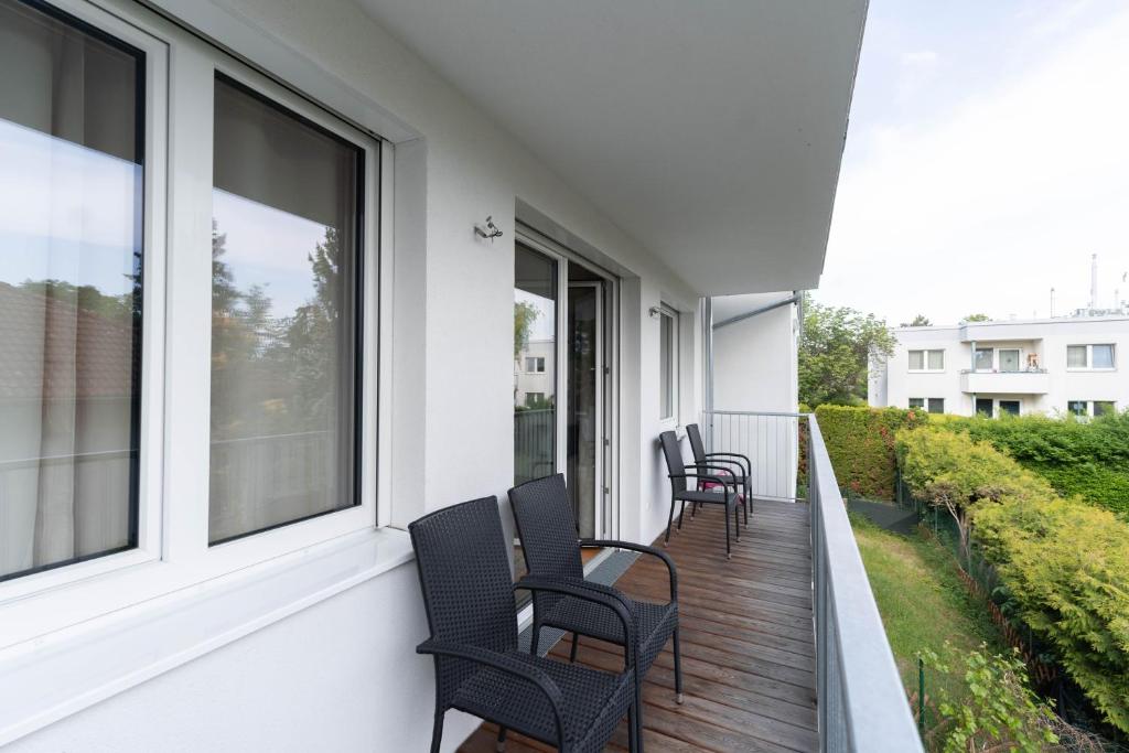 Modern apartment with private balcony near city center photo