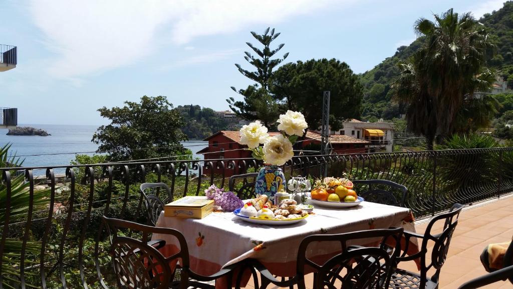 Villa Carmelas photo