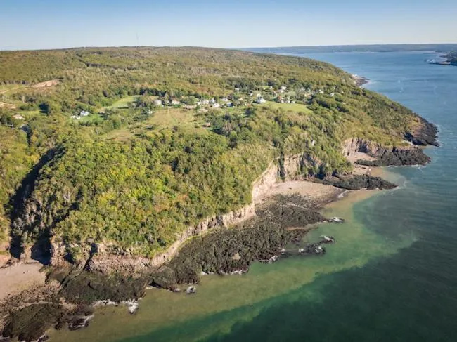 MareGold Centre - Juniper Cabin and Rose Cabin, hotel in Victoria Beach 